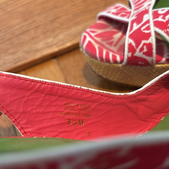 Lilly Pulitzer peep toe platform wedge slingback heels with gold tone buckles - Picture 14 of 16